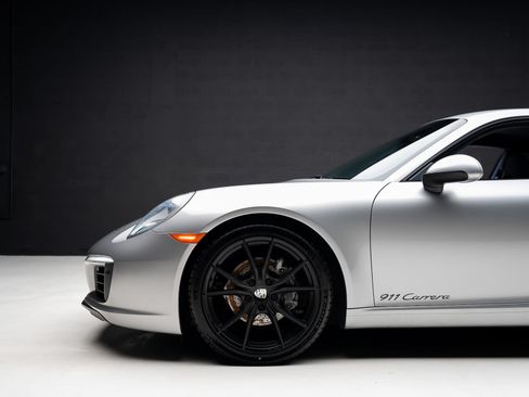 Used 2018 Porsche 911 Carrera RWD image 18