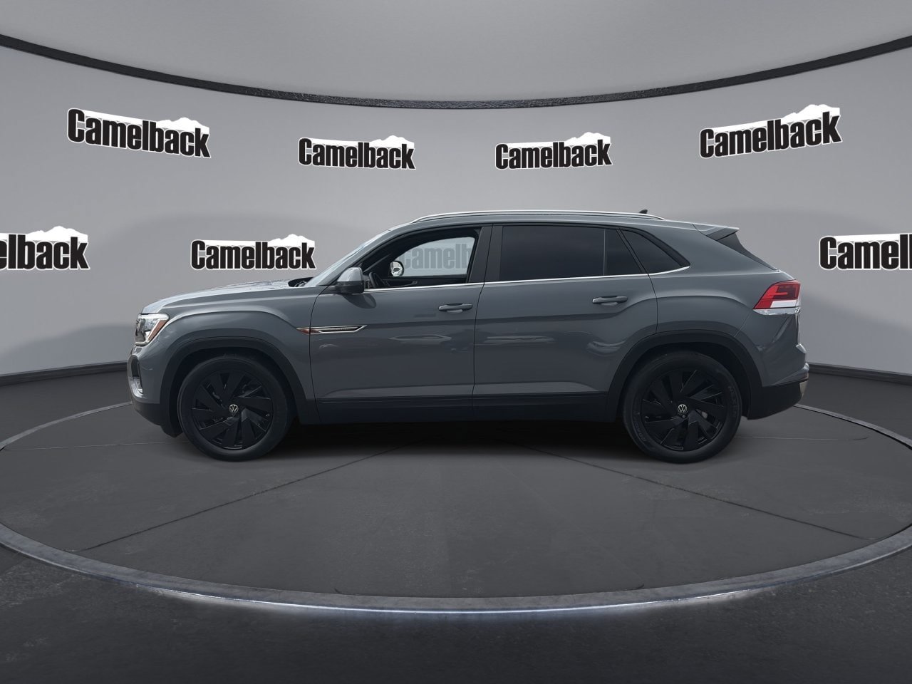 Used 2024 Volkswagen Atlas Cross Sport SE FWD image 4