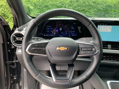Used 2025 Chevrolet Equinox LT w/ Safety and Technology Package AWD/4WD image 27