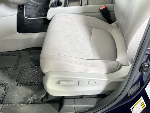 Used 2023 Honda Odyssey EX image 18