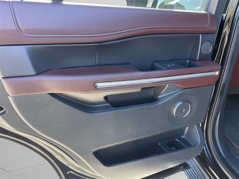 Used 2023 Ford Expedition Limited image 13