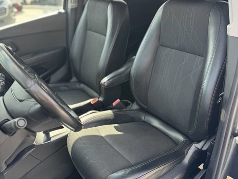 Used 2018 Chevrolet Trax LT w/ Driver Confidence Package image 9