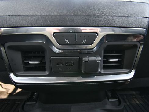 Used 2021 GMC Sierra 3500 Denali AWD/4WD image 20