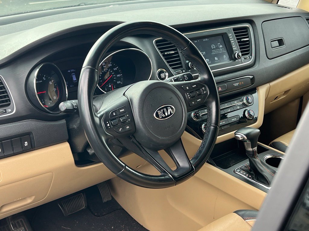Used 2019 Kia Sedona EX FWD image 14