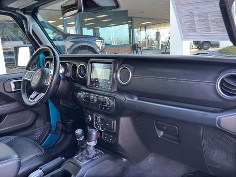 Used 2020 Jeep Wrangler Unlimited Sahara w/ Advanced Safety Group image 33