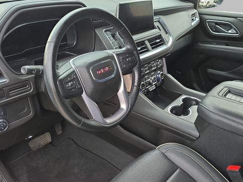 Certified 2024 GMC Yukon SLT w/ SLT Luxury Package AWD/4WD image 18