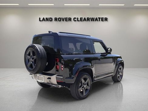 New 2025 Land Rover Defender 90 X-Dynamic SE image 5