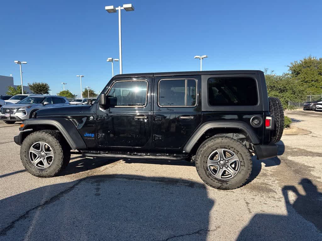 Used 2022 Jeep Wrangler Unlimited Sport AWD/4WD image 2