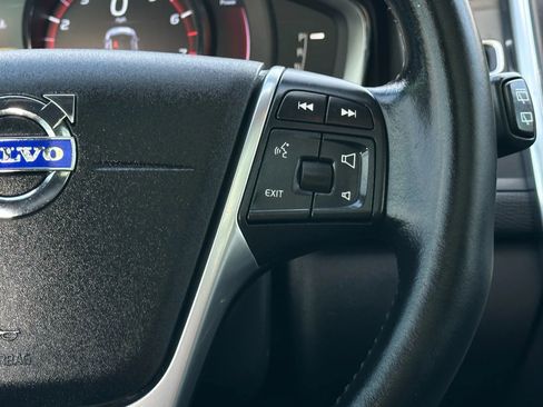 Used 2016 Volvo XC60 T5 Premier w/ Proximity Package image 30