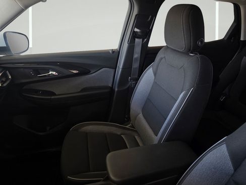 Used 2023 Chevrolet TrailBlazer LT FWD image 23