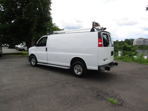 Used 2018 GMC Savana 2500 w/ Driver Convenience Package RWD image 4