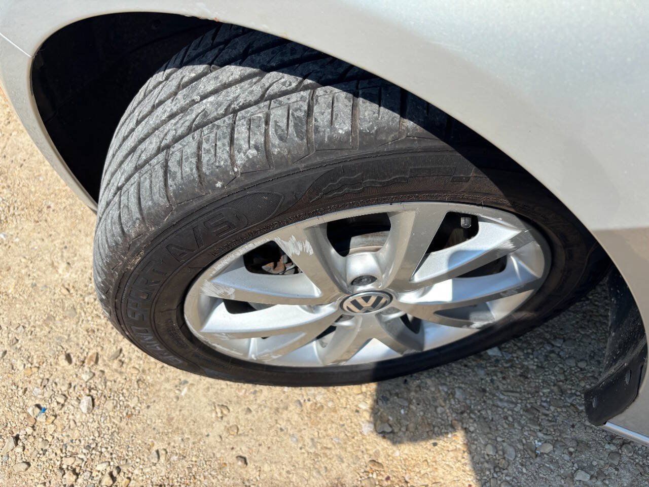 Used 2010 Volkswagen Jetta SEL FWD image 5