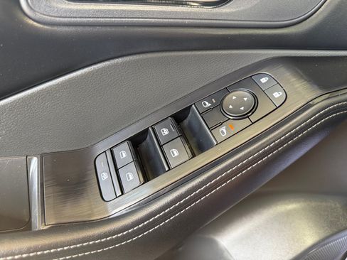 Used 2025 Nissan Rogue SV FWD image 13