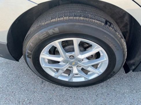 Used 2023 Chevrolet Equinox LT w/ Driver Convenience Package AWD/4WD image 19