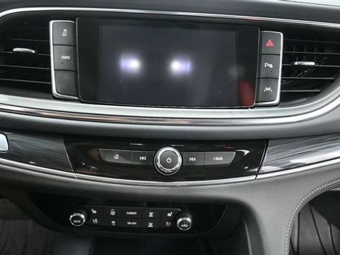 Used 2018 Buick Enclave Premium AWD/4WD image 19