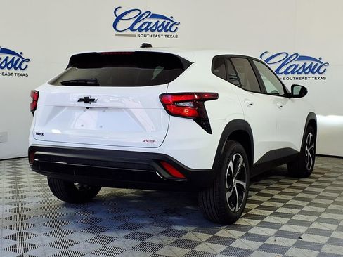 New 2026 Chevrolet Trax RS w/ Sunroof Package image 6