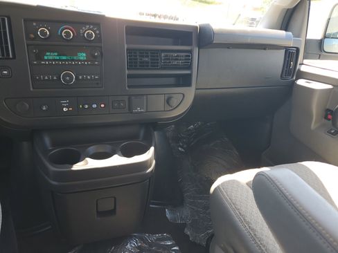 Used 2025 Chevrolet Express 3500 LT w/ LT Preferred Equipment Group RWD image 18