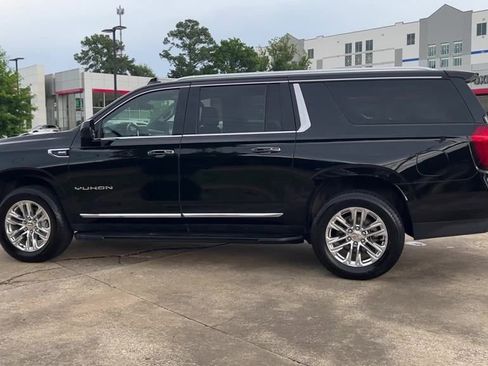 Used 2023 GMC Yukon XL SLT image 7