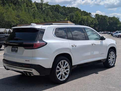 Used 2025 GMC Acadia Denali w/ Super Cruise Package FWD image 9