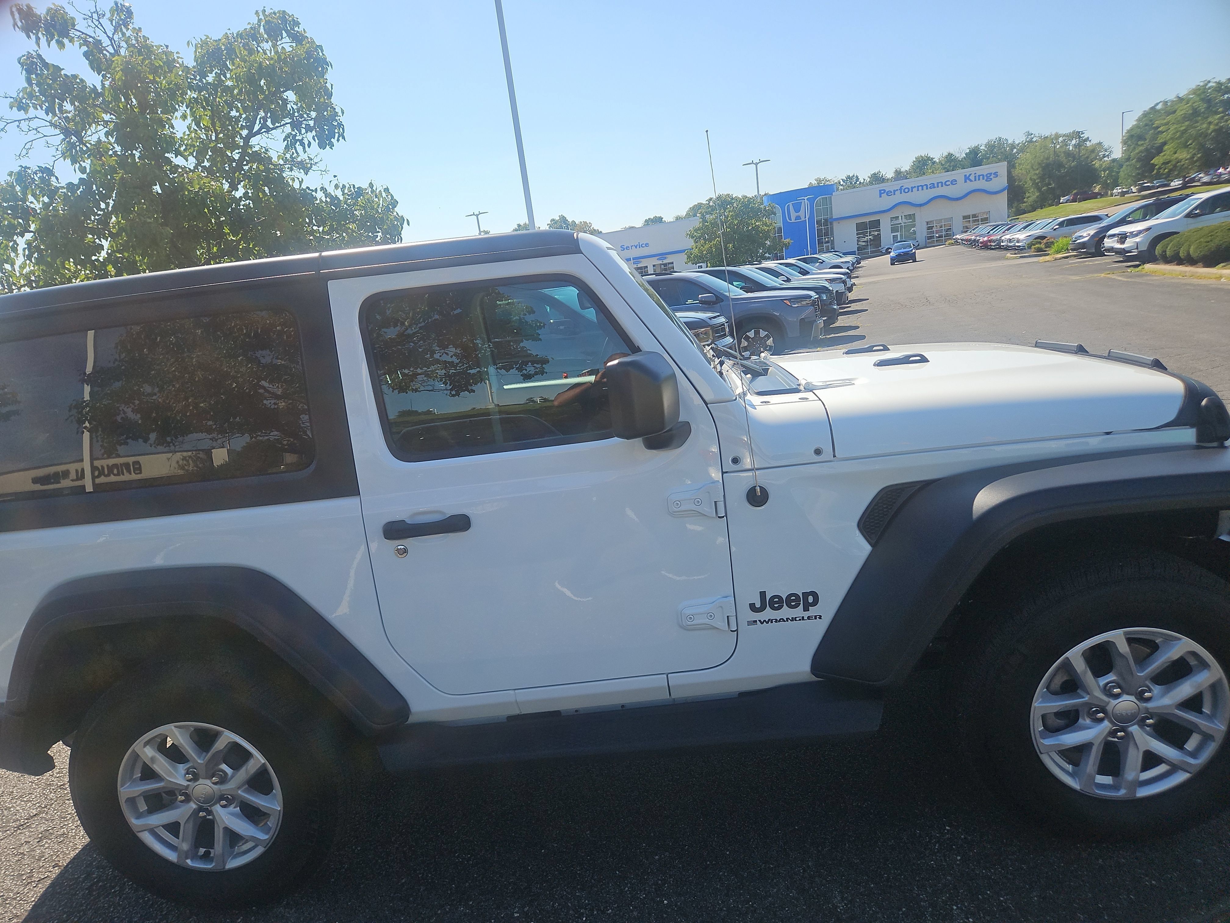 Used 2023 Jeep Wrangler Sport AWD/4WD image 16