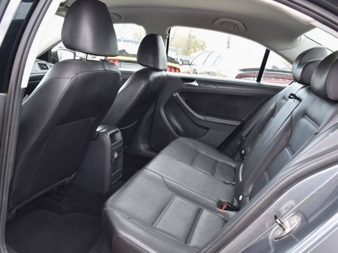 Used 2012 Volkswagen Jetta SE FWD image 14