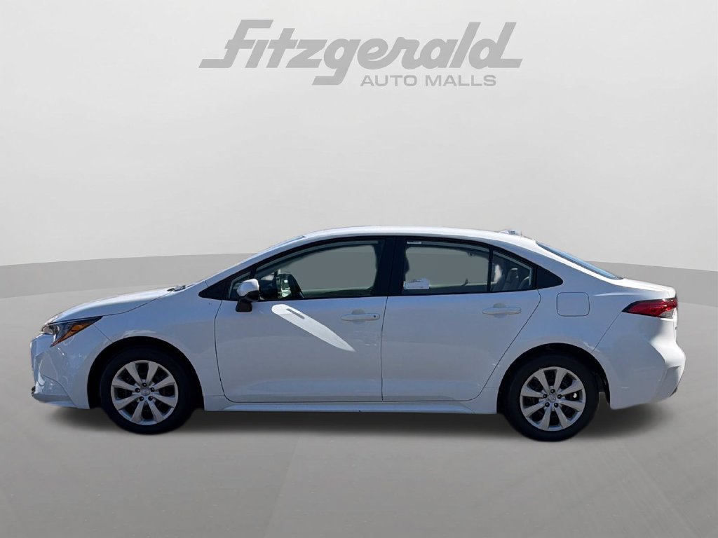 Used 2027 Toyota Corolla LE FWD image 5
