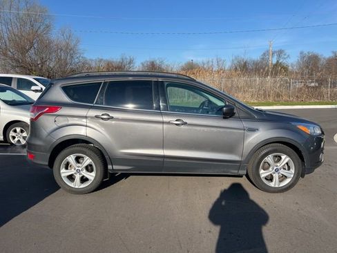 Used 2014 Ford Escape SE w/ Equipment Group 201A image 4