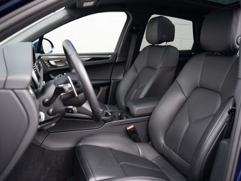 Used 2026 Porsche Macan AWD/4WD image 5