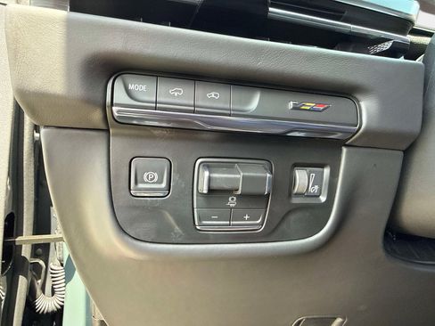 Used 2026 Cadillac Escalade V w/ LPO, ONYX Package image 63