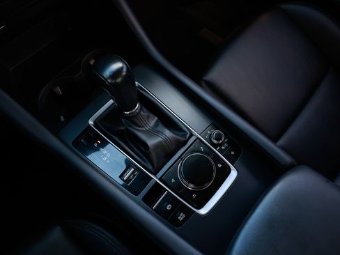 Used 2021 MAZDA MAZDA3 s image 41