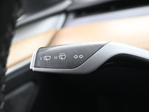 Used 2023 Tesla Model Y Long Range AWD/4WD image 22