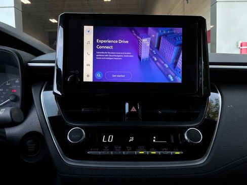 Used 2025 Toyota Corolla Cross LE FWD image 28