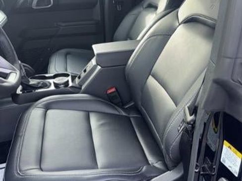 New 2025 Ford Bronco Outer Banks w/ Sasquatch Package image 18