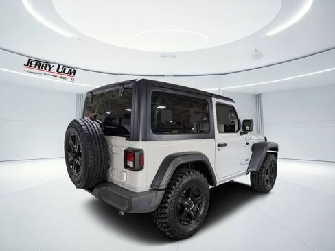 Used 2020 Jeep Wrangler Sport AWD/4WD image 3
