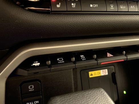 Used 2024 Toyota Tundra Limited image 34