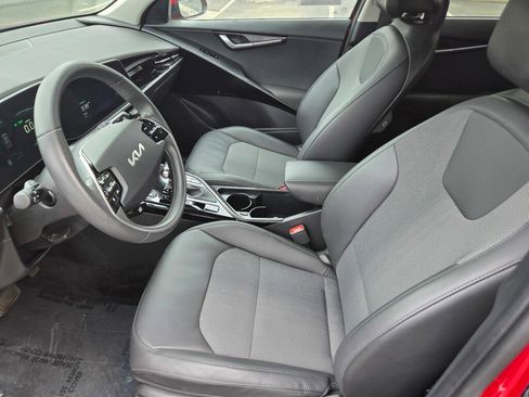 Used 2023 Kia Niro EX image 20