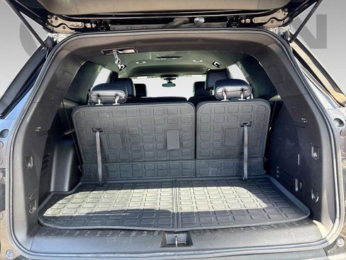 Used 2023 Chevrolet Traverse LS FWD image 16