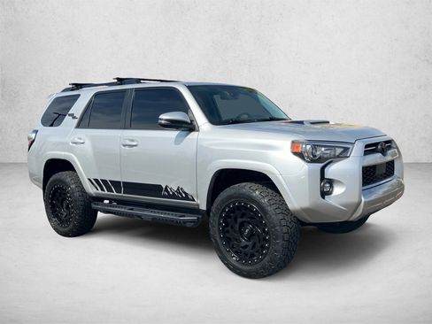 Used 2023 Toyota 4Runner TRD Off-Road Premium w/ Moonroof Package AWD/4WD image 3