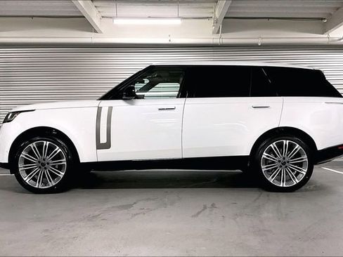 New 2026 Land Rover Range Rover Long Wheelbase SE image 3
