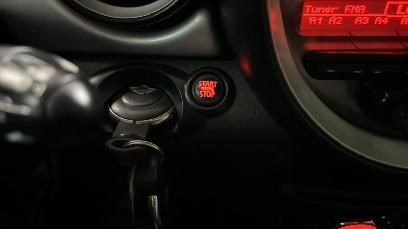 Used 2011 MINI Cooper Hardtop FWD image 14