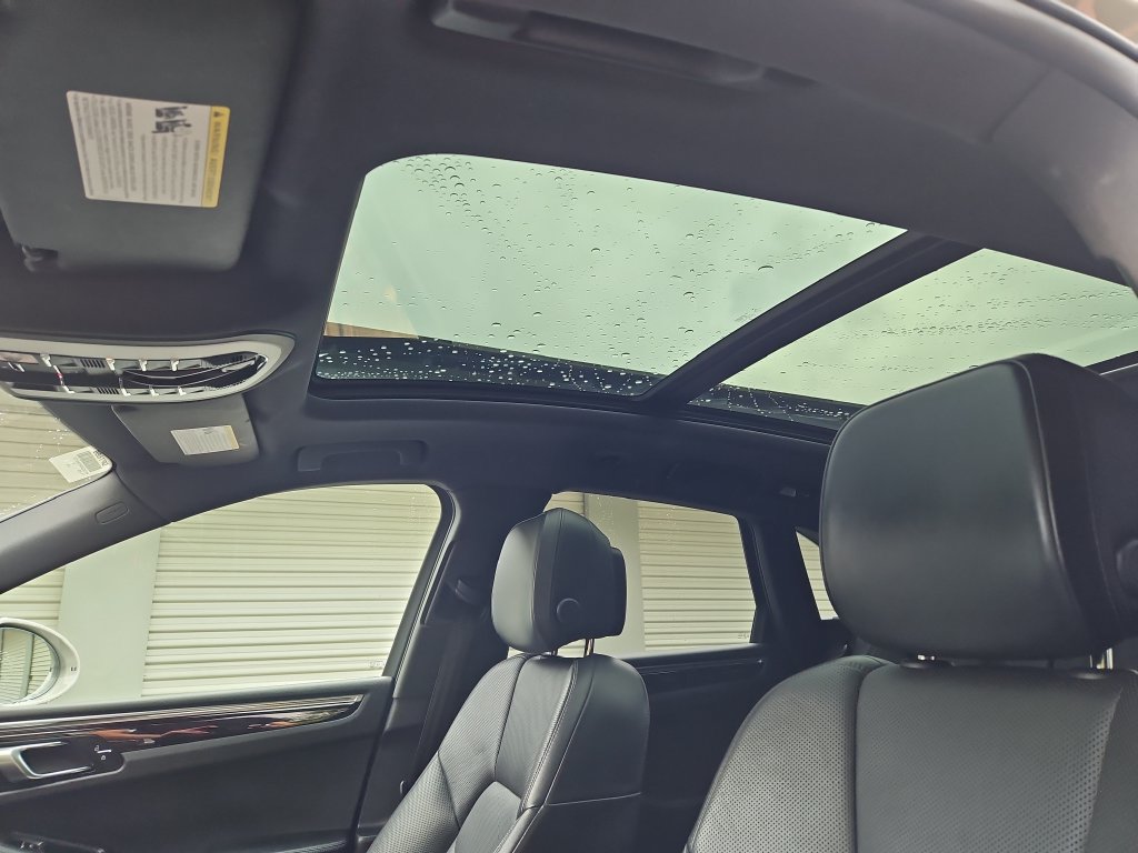 Used 2023 Porsche Macan S AWD/4WD image 16