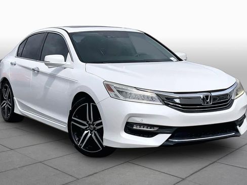 Used 2016 Honda Accord Touring image 3