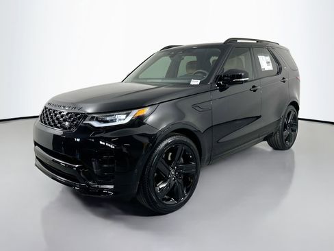 New 2025 Land Rover Discovery Dynamic SE image 1