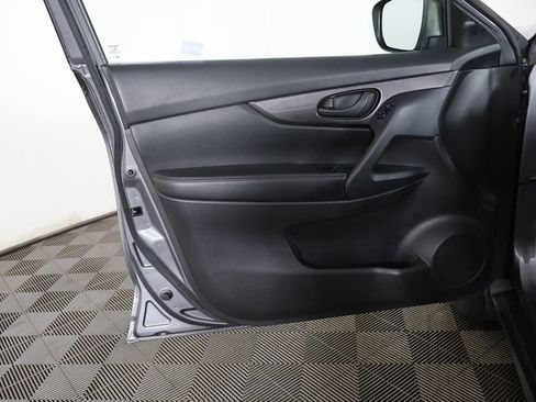 Used 2019 Nissan Rogue S AWD/4WD image 19