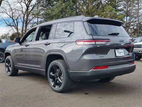 New 2025 Jeep Grand Cherokee L Altitude image 9