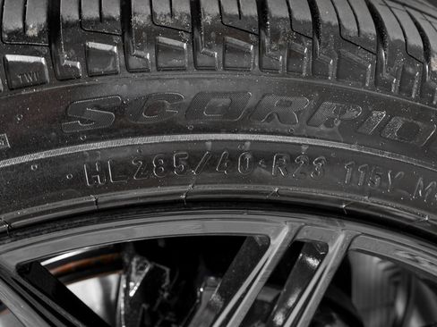 Used 2025 Land Rover Range Rover SE image 35