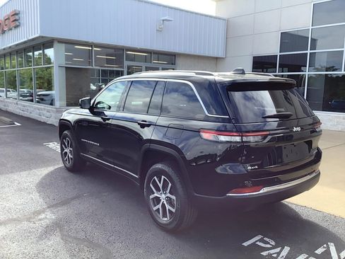 Certified 2023 Jeep Grand Cherokee Limited image 7