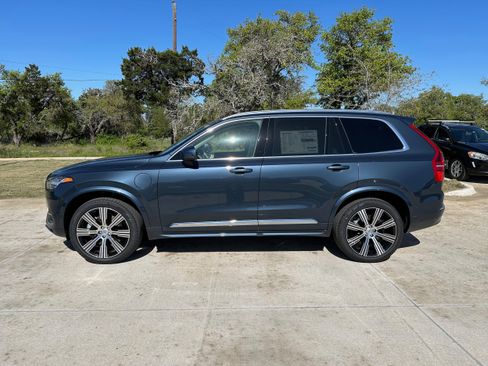 Certified 2024 Volvo XC90 T8 Plus w/ Protection Package Premier image 3