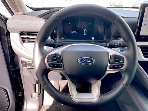 Used 2025 Ford Explorer Active image 14