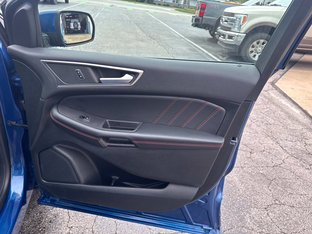 Certified 2023 Ford Edge ST-Line w/ Class II Trailer Tow Package AWD/4WD image 35